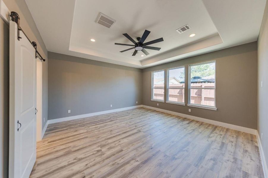 Spacious, unfurnished interior of a new home in , Baytown (Image 21).
