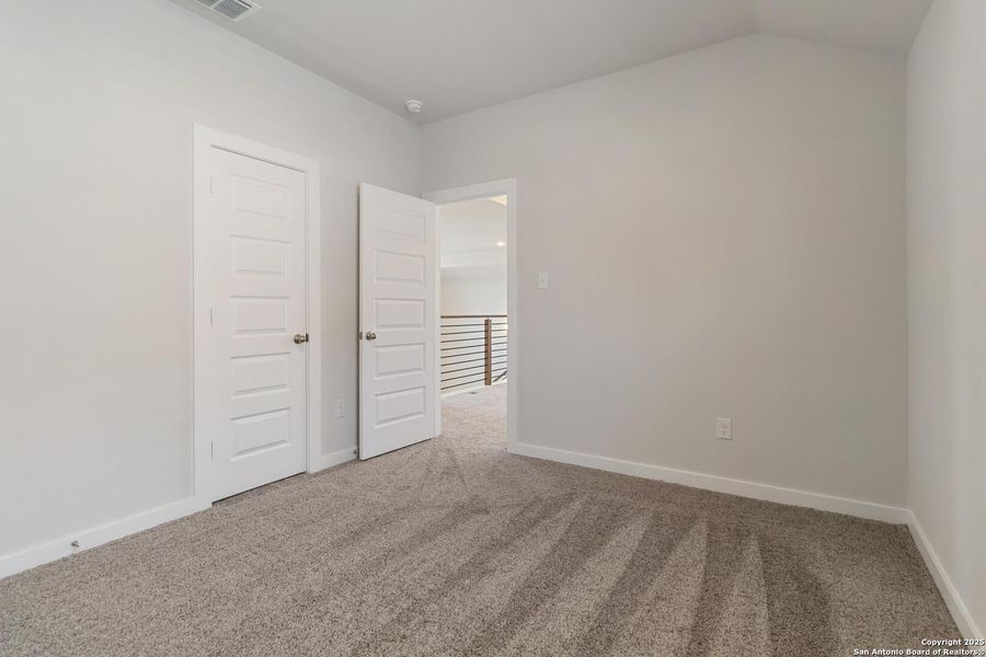 Spacious, unfurnished interior of a new home in Timber Creek, San Antonio (Image 15).