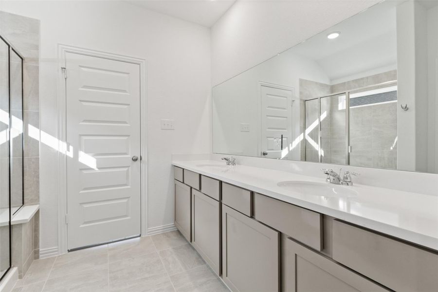 Furnished interior view inside a new home in Oakwood Estates, Waller (Image 7). Furnished interior view inside a new home in Oakwood Estates, Waller (Image 7).