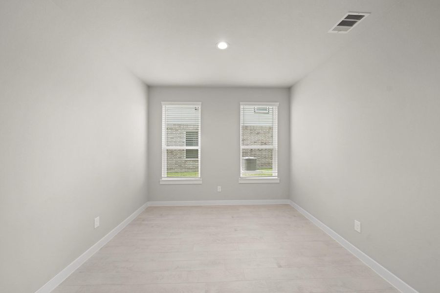 Spacious, unfurnished interior of a new home in Grand Oaks – The Cove, Houston (Image 17).
