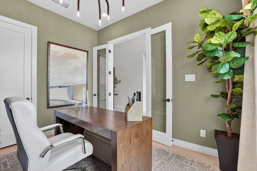Representative furnished interior of a home built from the Vincent by Taylor Morrison in Blue Creek Trails, Richmond (Image 24).
