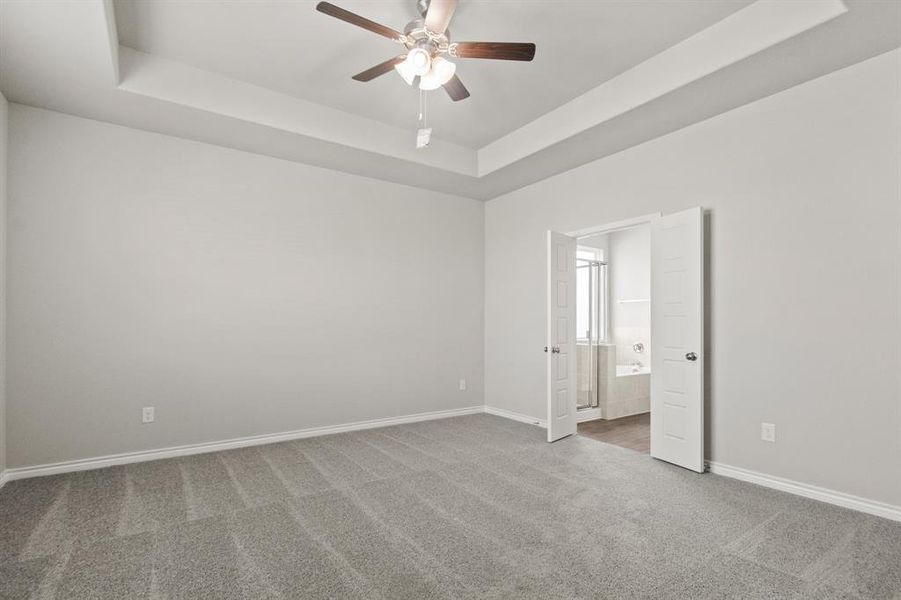 Spacious, unfurnished interior of a new home in Rocky Creek Crossing, Fort Worth (Image 16).