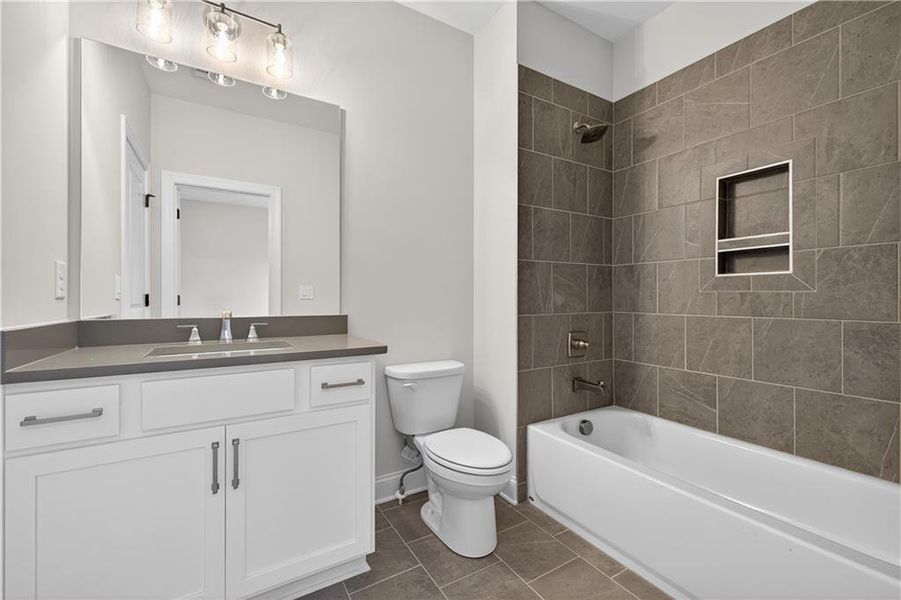 Furnished interior view inside a new home in , Jefferson (Image 13).