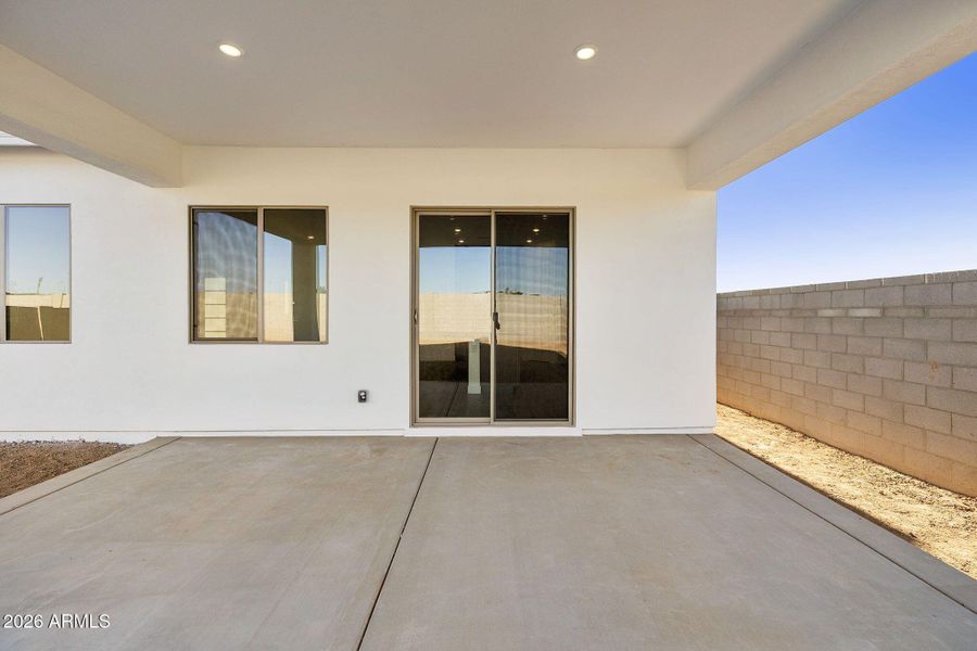 LARGE COVERED BACK PATIO