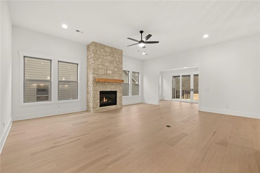 Spacious, unfurnished interior of a new home in Soleil Belmont Park, Canton (Image 39).