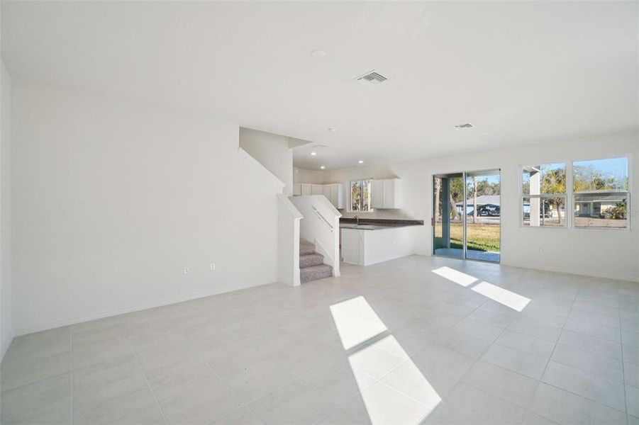 Spacious, unfurnished interior of a new home in Pepper Grove I, Palmetto (Image 4).
