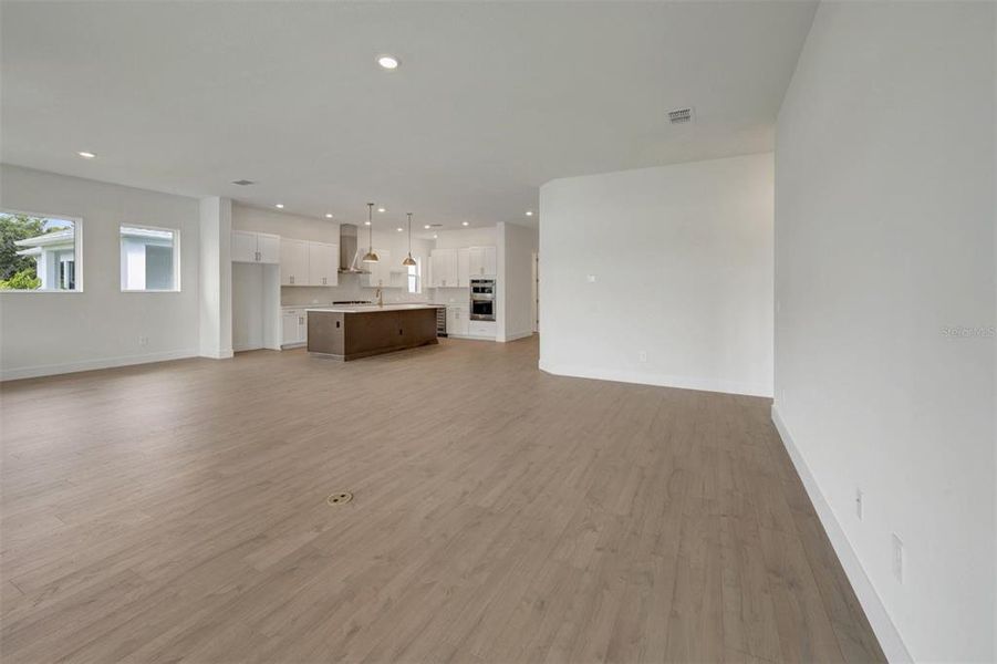Spacious, unfurnished interior of a new home in Lakeview Crossing – Classic Series, Sarasota (Image 14). Spacious, unfurnished interior of a new home in Lakeview Crossing – Classic Series, Sarasota (Image 14).