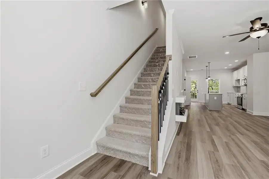 Spacious, unfurnished interior of a new home in , Mableton (Image 28).