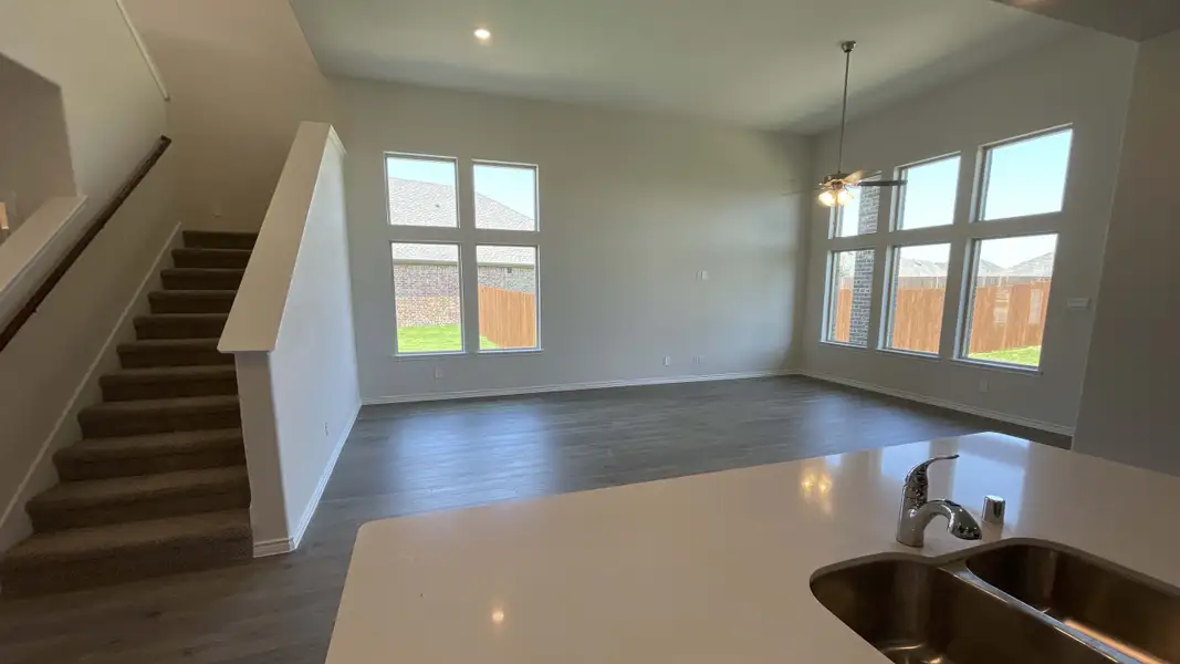 Spacious, unfurnished interior of a new home in Elevon, Lavon (Image 6).