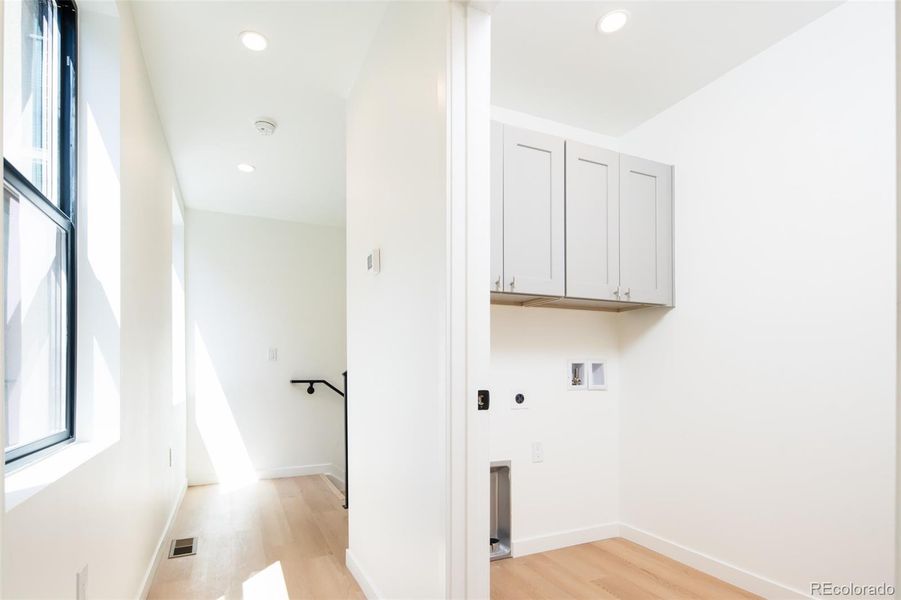 Spacious, unfurnished interior of a new home in , Denver (Image 30).