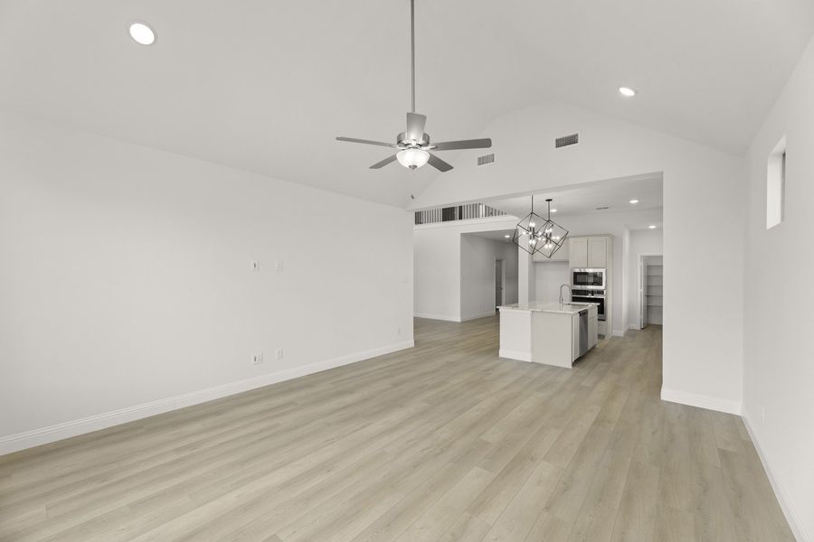 Spacious, unfurnished interior of a new home in Sutton Fields, Celina (Image 22).