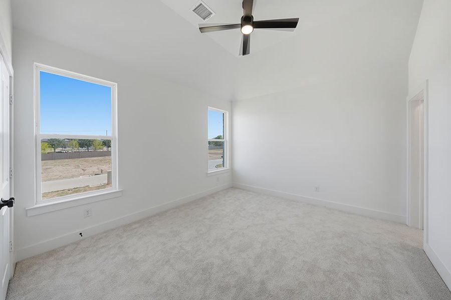 Spacious, unfurnished interior of a new home in Custer Ridge Estates, Allen (Image 32).