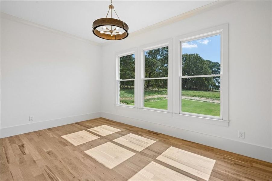 Spacious, unfurnished interior of a new home in , Bogart (Image 18).