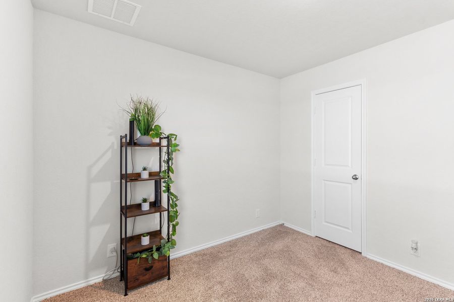 Spacious, unfurnished interior of a new home in Redbird Ranch, San Antonio (Image 20).