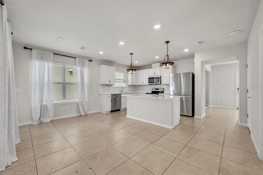 Spacious, unfurnished interior of a new home in , Kissimmee (Image 18).