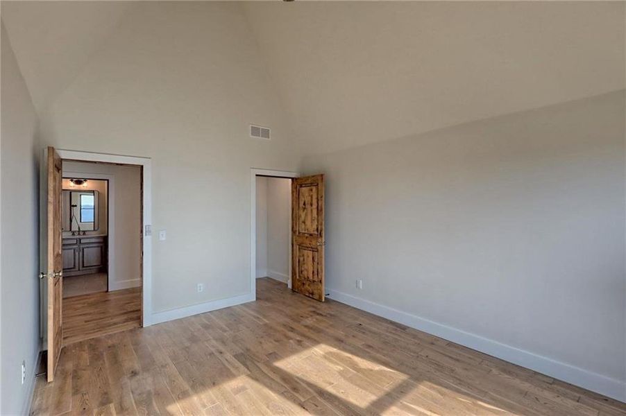 Spacious, unfurnished interior of a new home in , Clayton (Image 75).