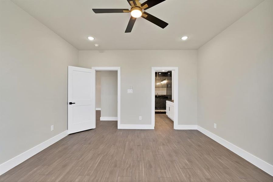 Spacious, unfurnished interior of a new home in , Granbury (Image 23). Spacious, unfurnished interior of a new home in , Granbury (Image 23).