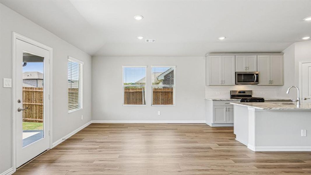 Photo is not of the actual home, but is an inspirational photo of builder’s model home and may depict options, furnishings, and/or decorator features that are not included. Photo is not of the actual home, but is an inspirational photo of builder’s model home and may depict options, furnishings, and/or decorator features that are not included.