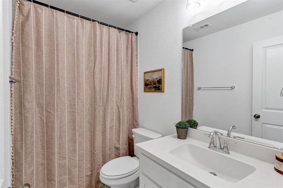 Furnished interior view inside a new home in , Newark (Image 9).