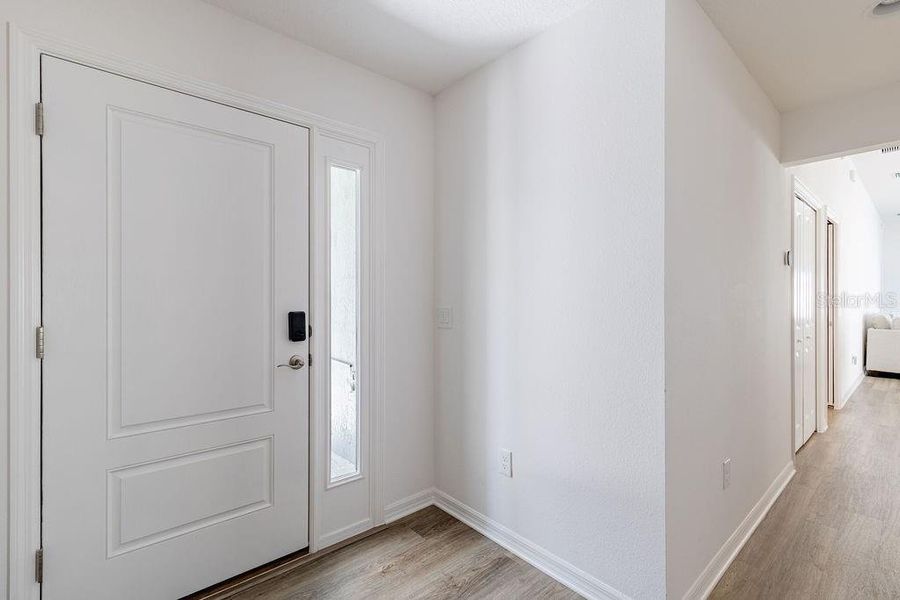 Spacious, unfurnished interior of a new home in , The Villages (Image 20).