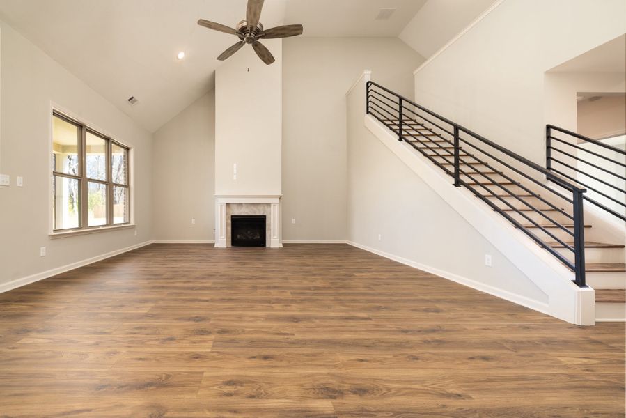 Representative unfurnished interior of a home built from the Sterling by Grant Homes LLC in Valleybrook, Oakland (Image 13).