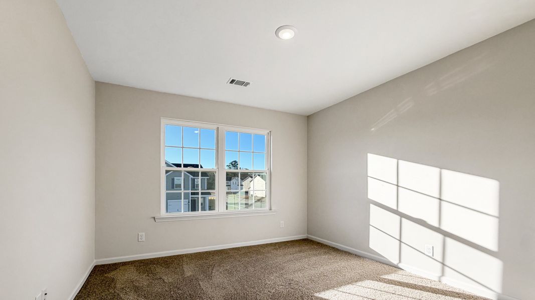 Spacious, unfurnished interior of a new home in Grand Reserve, Hinesville (Image 19).