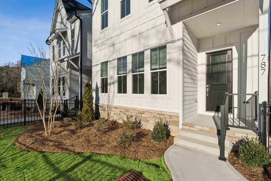 Exterior details and patio area of a home in Celesta, Decatur (Image 24).