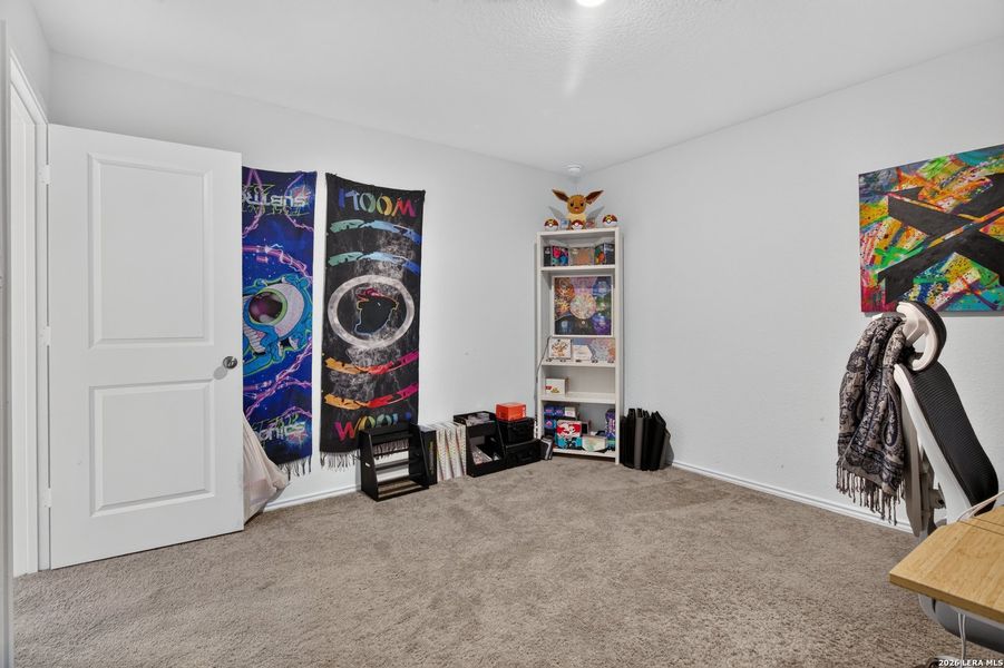 Furnished interior view inside a new home in Silos: Cottage, San Antonio (Image 14).
