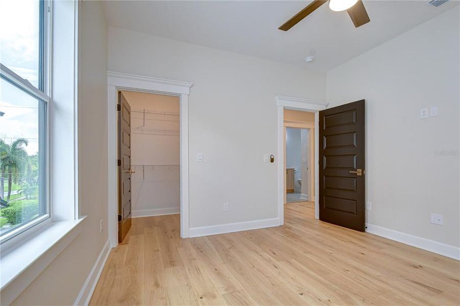 Spacious, unfurnished interior of a new home in , Tampa (Image 38).