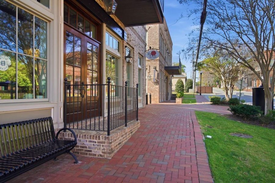 Exterior details and patio area of a home in , Senoia (Image 3).