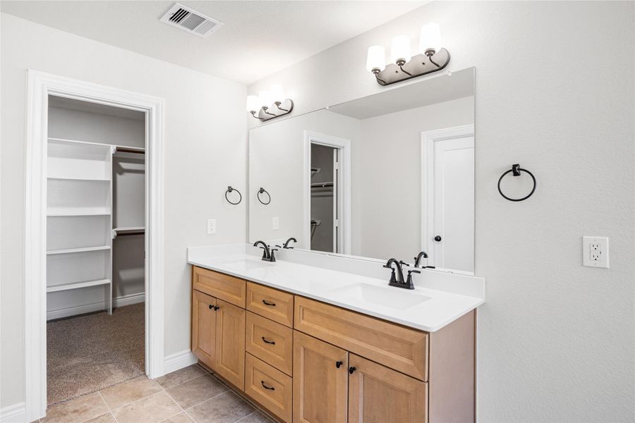 Furnished interior view inside a new home in Encino Estates, Dayton (Image 8).