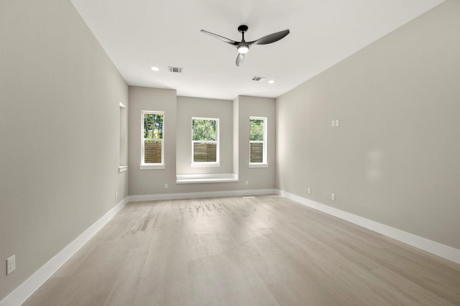 Spacious, unfurnished interior of a new home in , Tomball (Image 27). Spacious, unfurnished interior of a new home in , Tomball (Image 27).