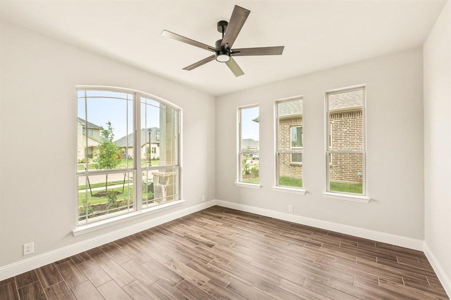 Spacious, unfurnished interior of a new home in Hampton Park, Glenn Heights (Image 18).