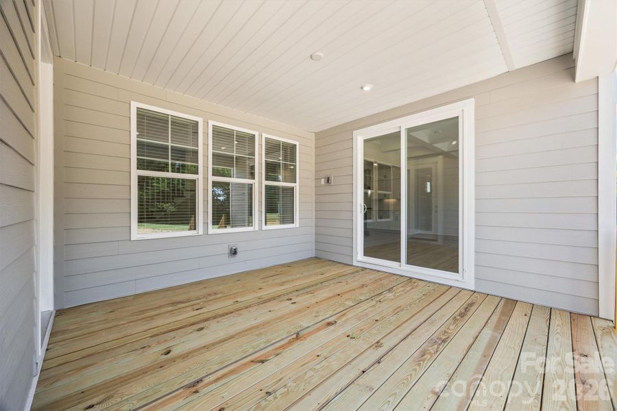 Exterior details and patio area of a home in , Gastonia (Image 4).