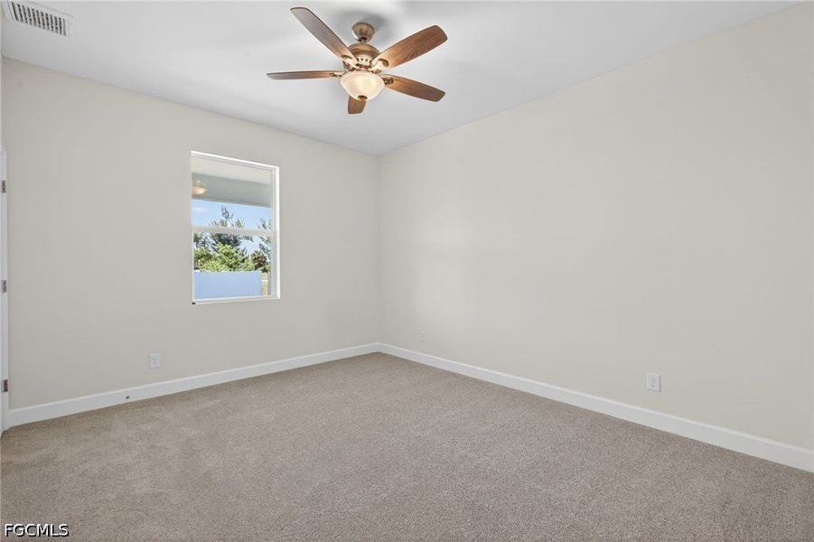 Spacious, unfurnished interior of a new home in Cape Coral, Cape Coral (Image 30).