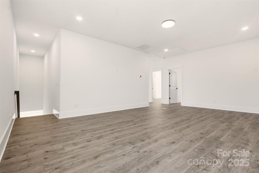 Spacious, unfurnished interior of a new home in , Monroe (Image 29).