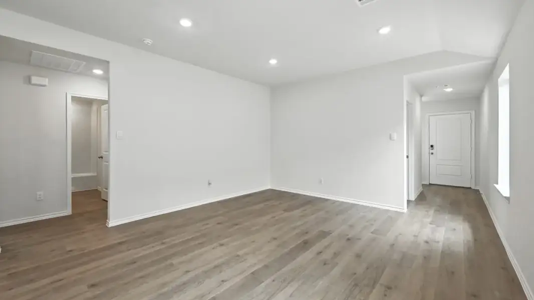 Spacious, unfurnished interior of a new home in Wildcat Ranch, Crandall (Image 22). Spacious, unfurnished interior of a new home in Wildcat Ranch, Crandall (Image 22).