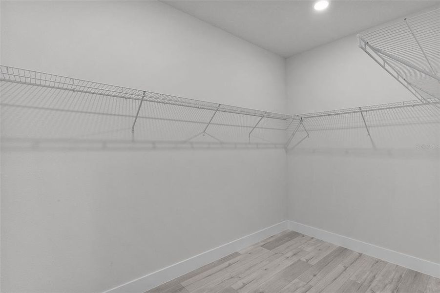 Spacious, unfurnished interior of a new home in , Citrus Springs (Image 34).