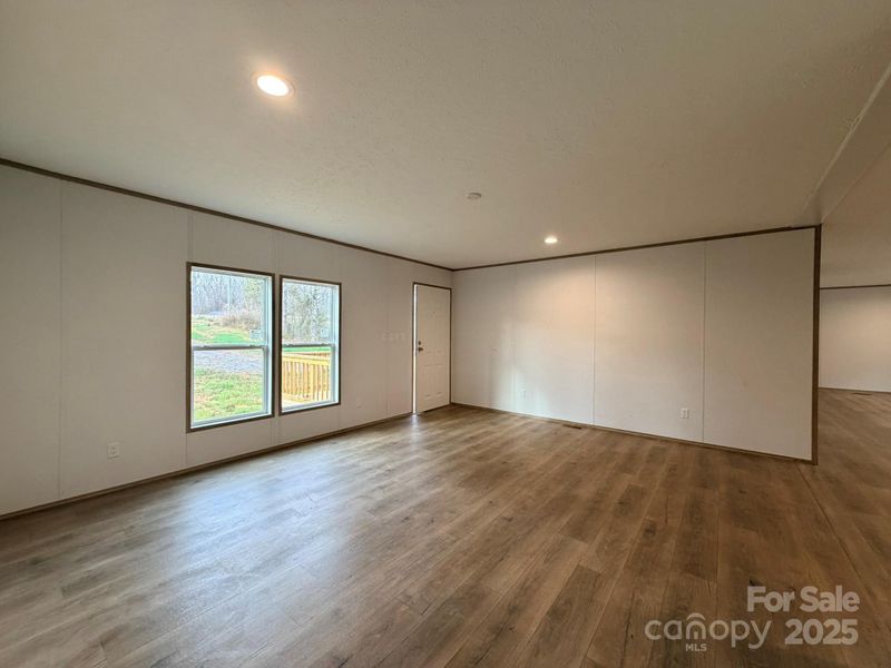 Spacious, unfurnished interior of a new home in , Statesville (Image 10).