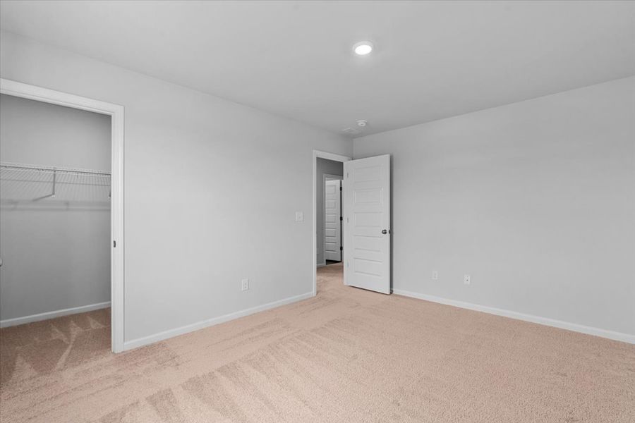 Spacious, unfurnished interior of a new home in Fieldstone, Lexington (Image 38). Spacious, unfurnished interior of a new home in Fieldstone, Lexington (Image 38).