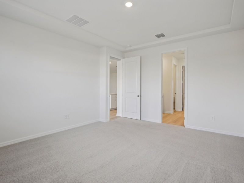 Spacious, unfurnished interior of a new home in Coasterra - Reserve Series, Palmetto (Image 9).