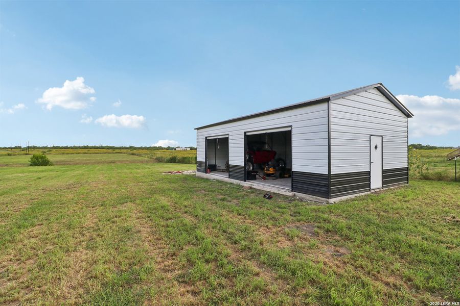 Exterior details and patio area of a home in , Jourdanton (Image 21).