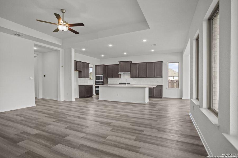 Spacious, unfurnished interior of a new home in Stillwater Ranch, San Antonio (Image 28). Spacious, unfurnished interior of a new home in Stillwater Ranch, San Antonio (Image 28).