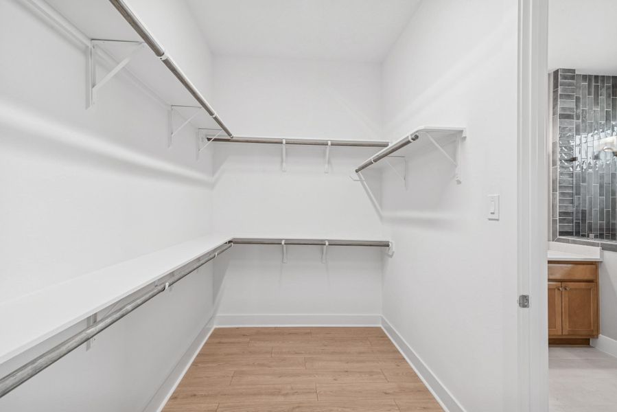 Spacious, unfurnished interior of a new home in Retreat at Oak Park, Houston (Image 10). Spacious, unfurnished interior of a new home in Retreat at Oak Park, Houston (Image 10).