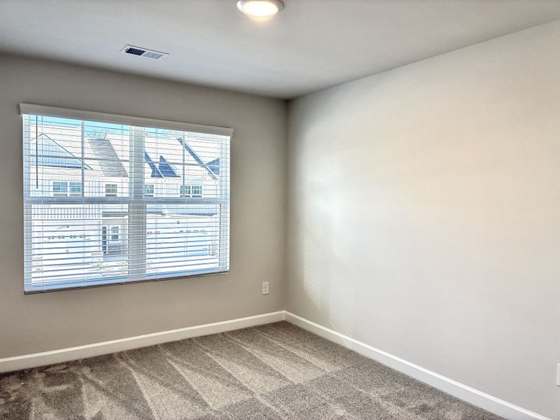 Spacious, unfurnished interior of a new home in Miller Park, Greenville (Image 16).