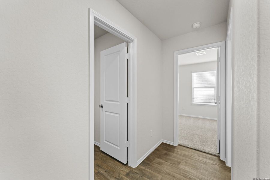 Spacious, unfurnished interior of a new home in Stonehill, San Antonio (Image 17).
