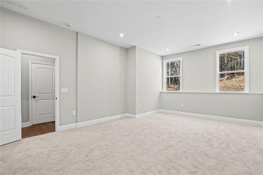 Spacious, unfurnished interior of a new home in Governor’s Preserve, Canton (Image 23). Spacious, unfurnished interior of a new home in Governor’s Preserve, Canton (Image 23).