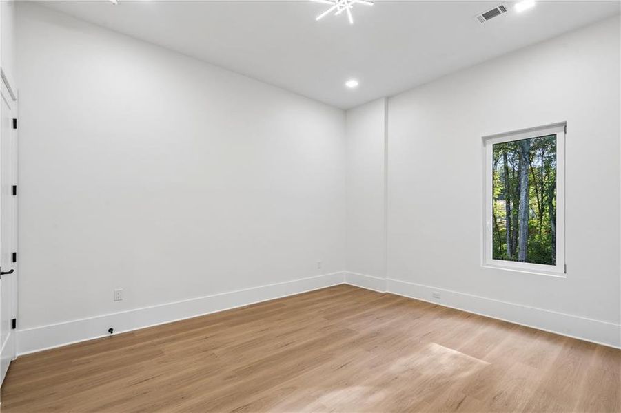 Spacious, unfurnished interior of a new home in , Auburn (Image 28).