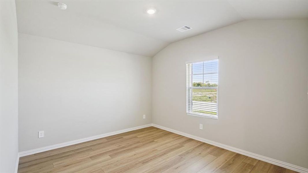 Spacious, unfurnished interior of a new home in Windmore, Princeton (Image 24).