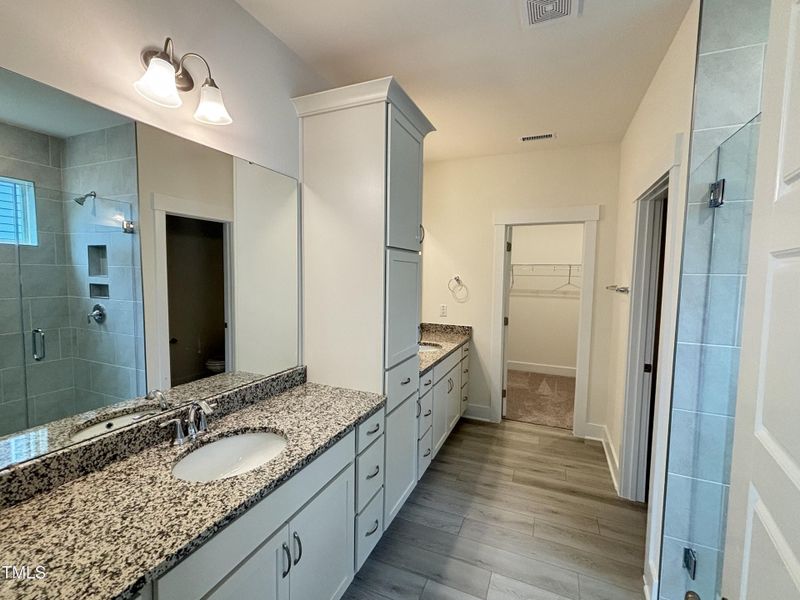 Dual Vanities in Master Bathroom Dual Vanities in Master Bathroom